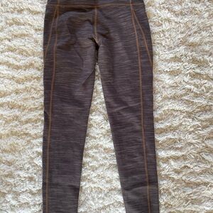 Athleta Gray 7/8 Leggings with Subtle White Pattern XS